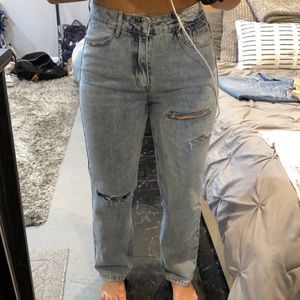 Distressed Straight Jean